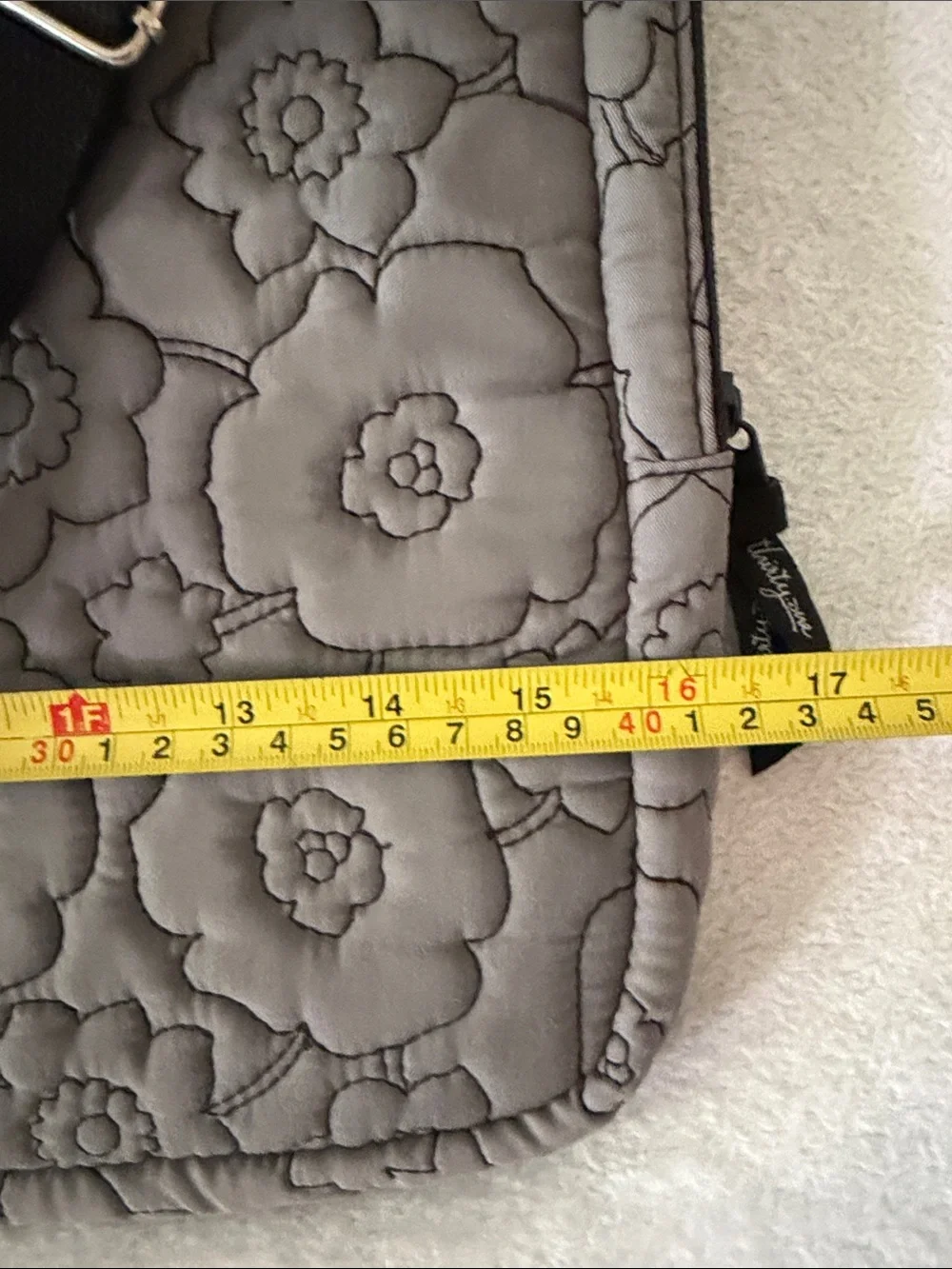 NWOT thirty-one Quilted Gray Floral Laptop Bag with Black Straps